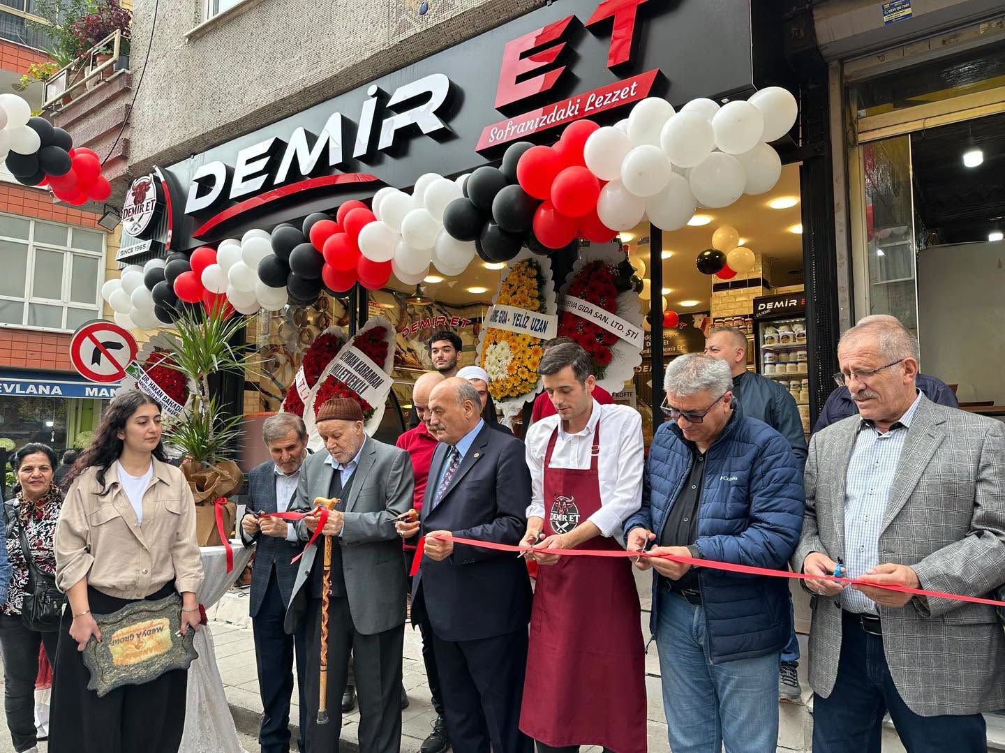 Süleyman Karaman'ın Yeğeni İşyeri Açtı...