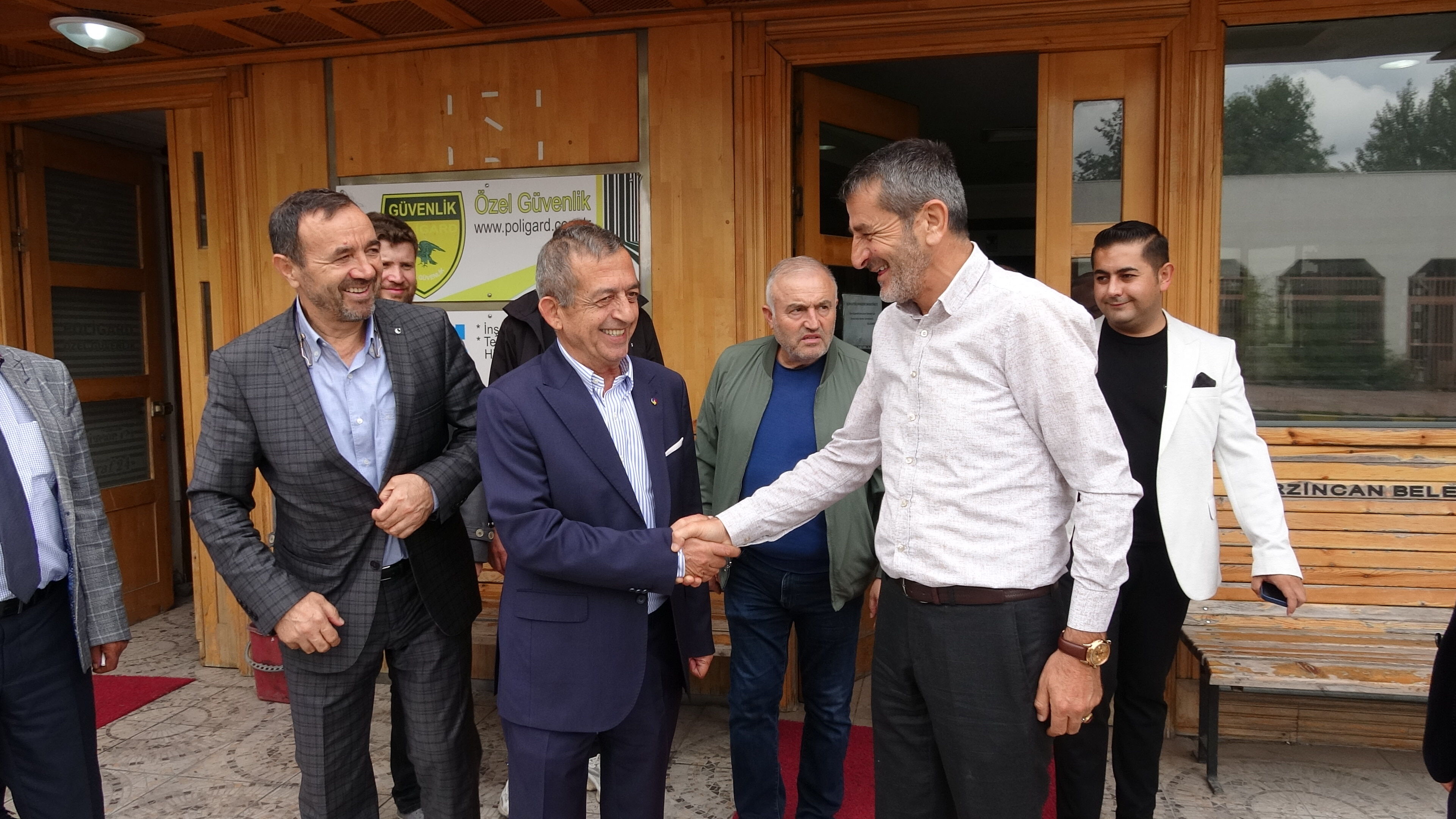 Tanoğlu’ndan Ticaret Dünyasının Tanınan Ailesine Anlamlı Plaket1