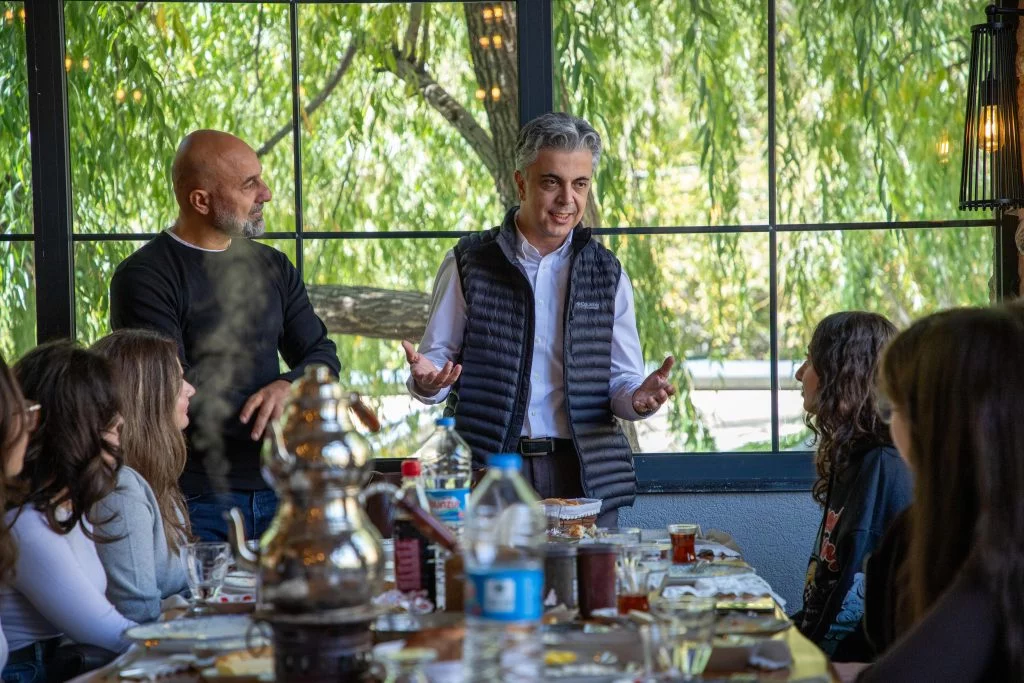Prof. Dr. Ufuk Kuyrukluyıldız, Eczacılık Fakültesi Dekanı Prof. Dr. Öztekin Algül,
